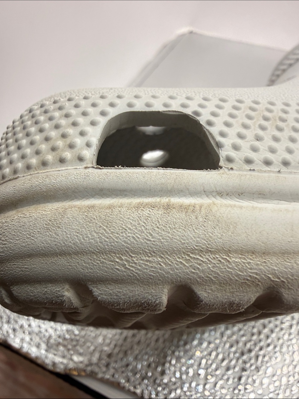 CROCS ClASSIC CLOGS - LIGHT GREY/CONCRETE ITEM IS UNISEX SIZE 7 - Picture 11 of 12